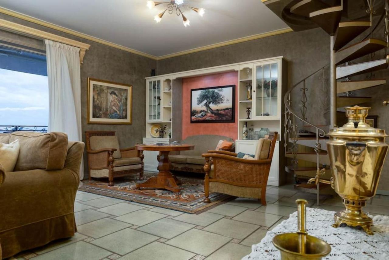 165 Sm Penthouse Maisonette Apartment أثينا المظهر الخارجي الصورة